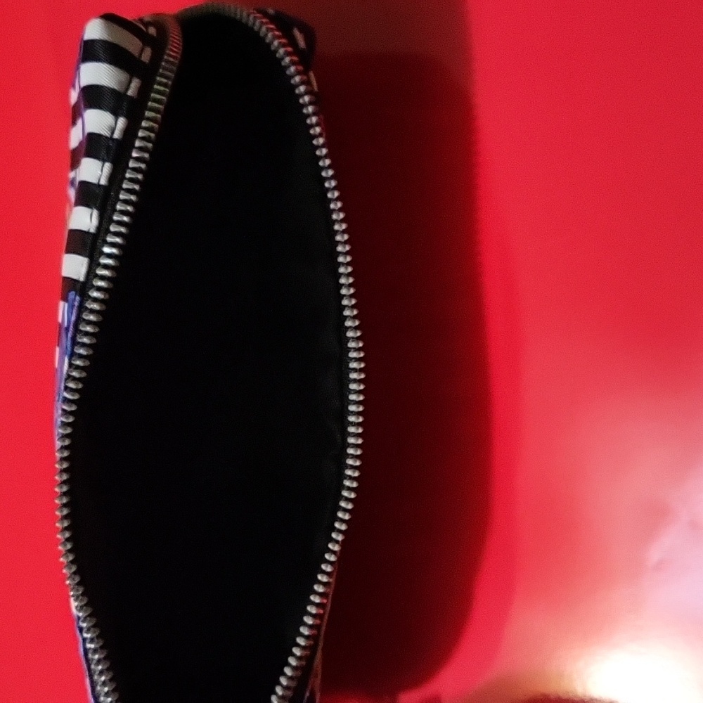 Makeup  case - Picture 3 of 8